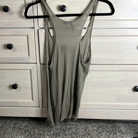 Knit raw hem tank - Picture 2 of 3